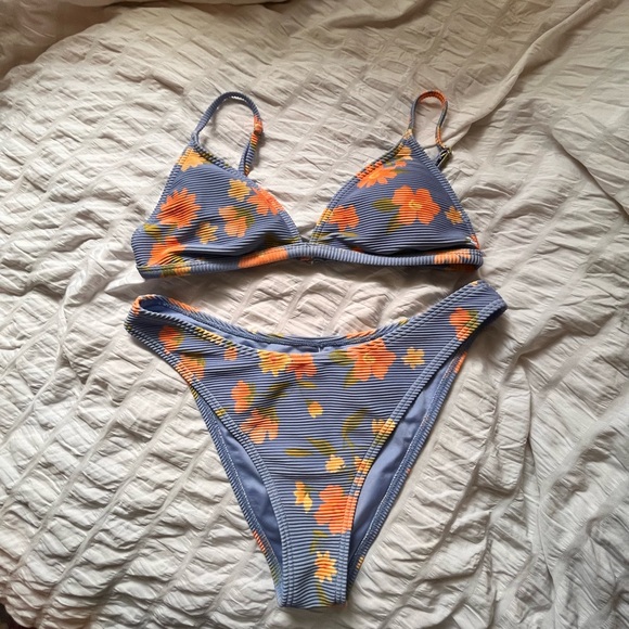 BILLABONG BIKINI - Picture 1 of 3